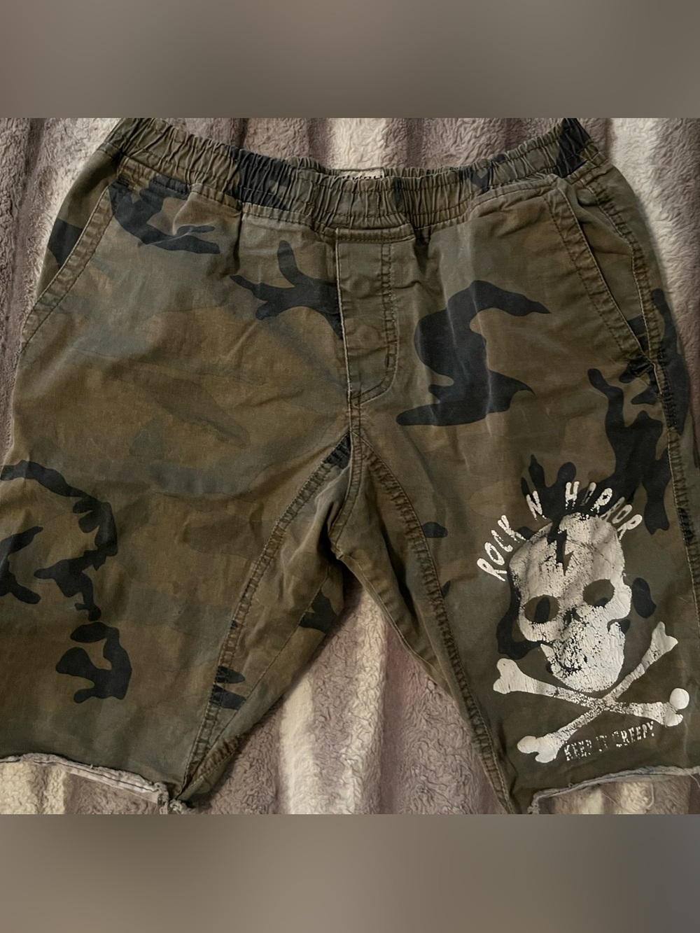 Camo skull shorts